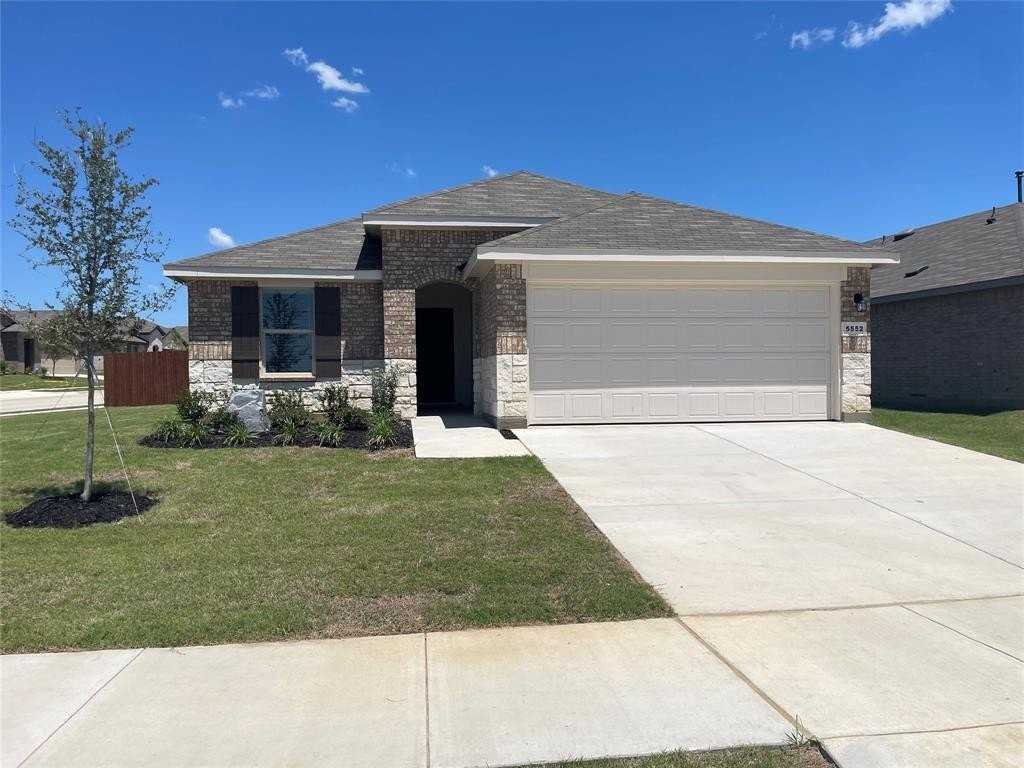 5552 Rollins Dr - Photo 2 of 28