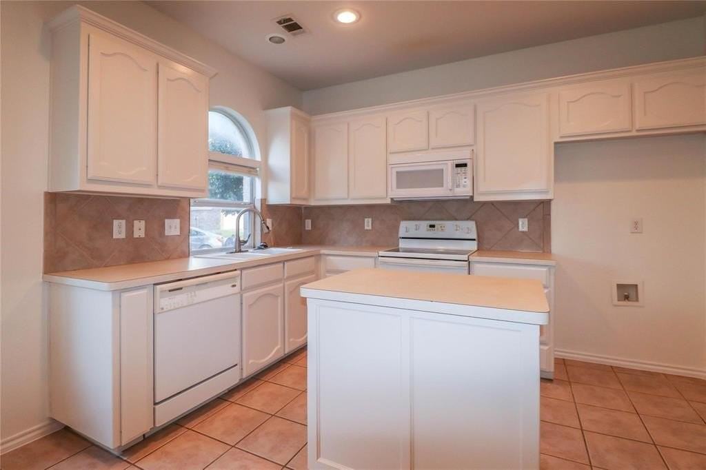 12532 Clarksburg Trl - Photo 3 of 20
