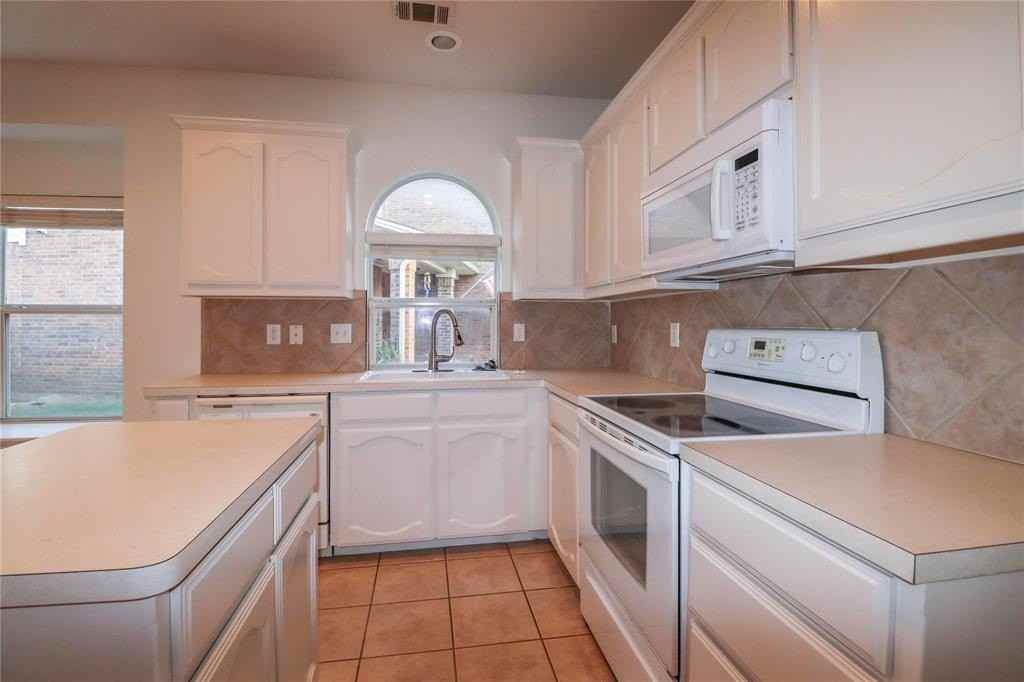 12532 Clarksburg Trl - Photo 5 of 20