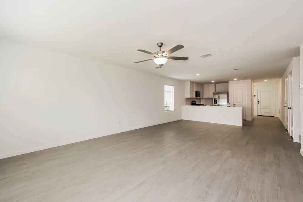 2745 Bronte Blvd - Photo 5 of 11