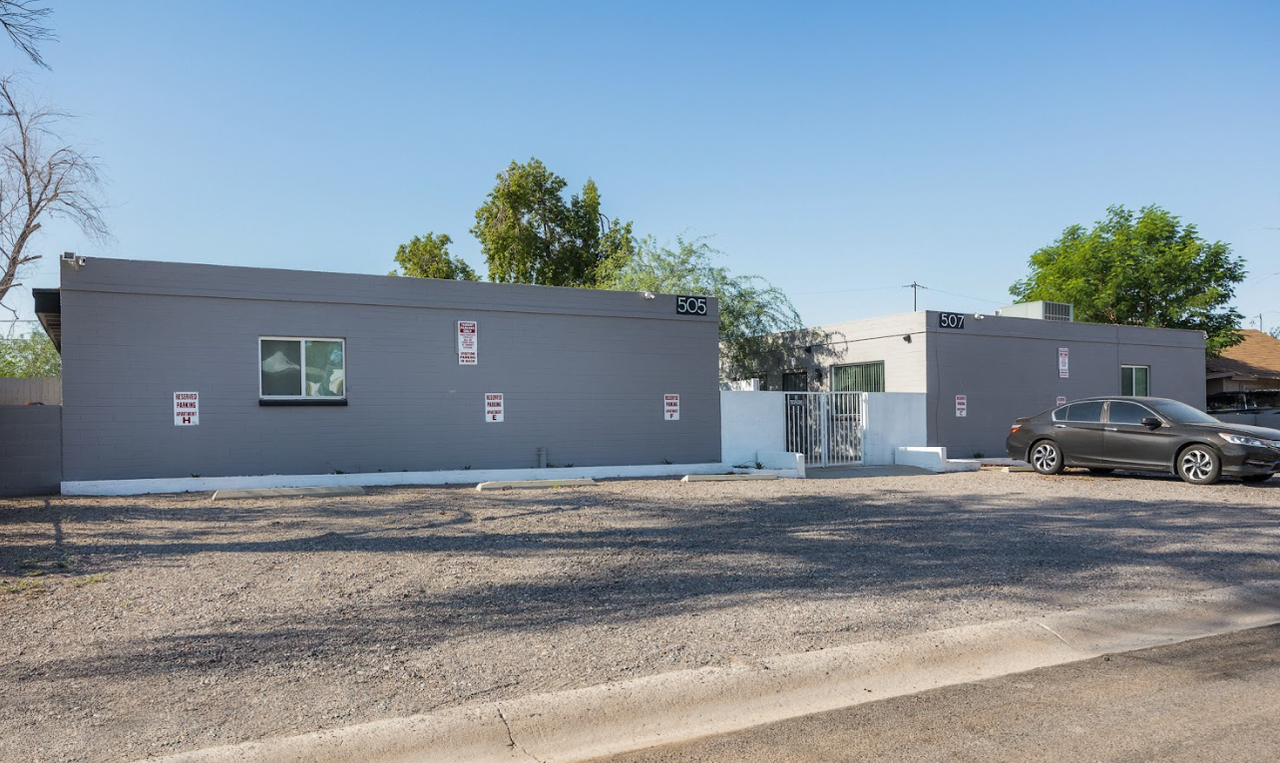 507 W 10th St #D - Photo 2 of 10