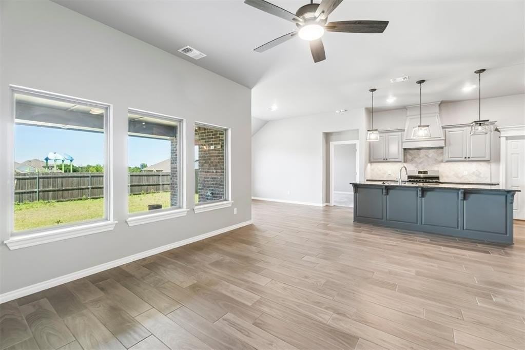 9225 Nw 92nd St - Photo 6 of 50