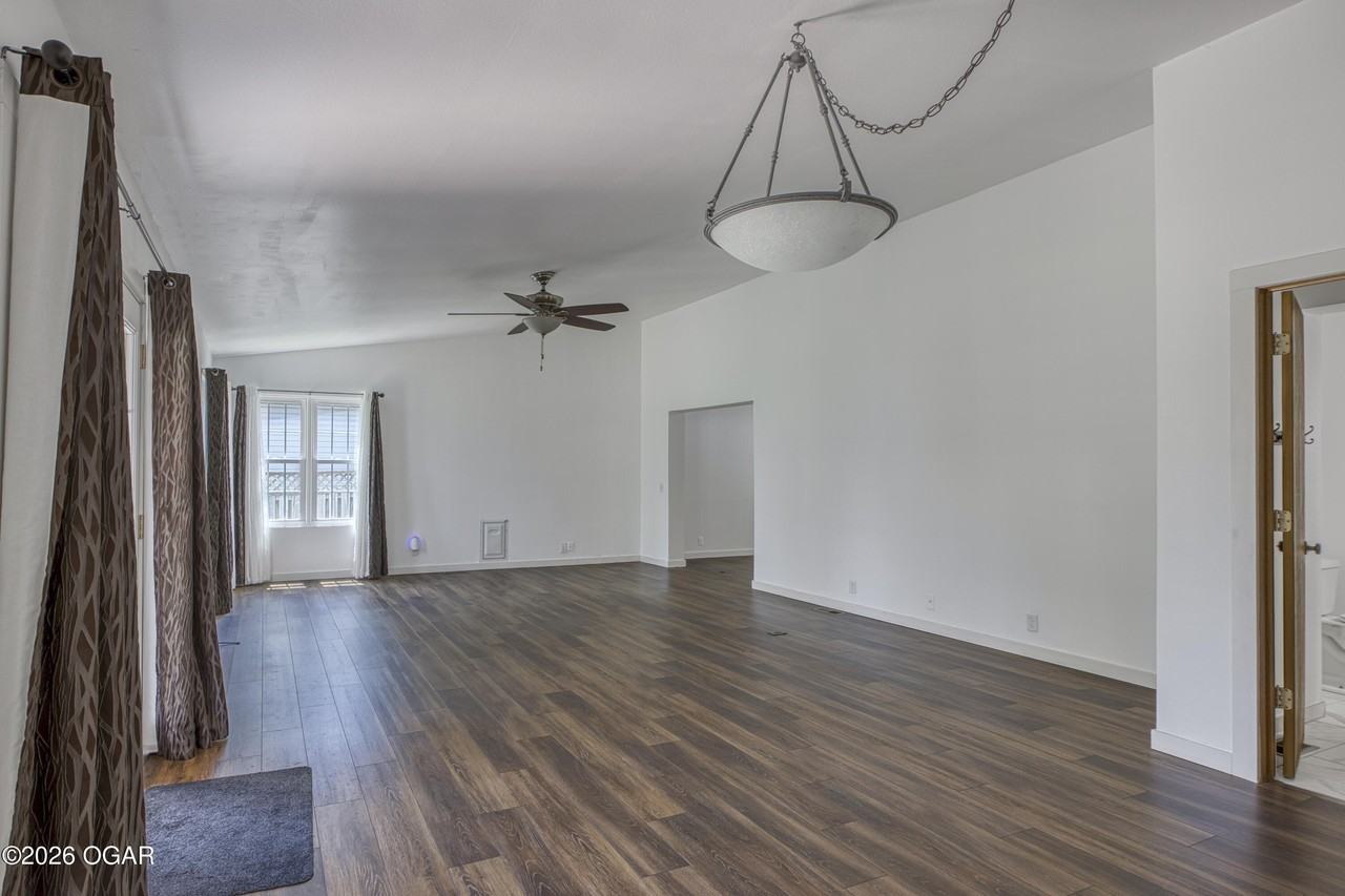 1125 Country Side Dr - Photo 4 of 22