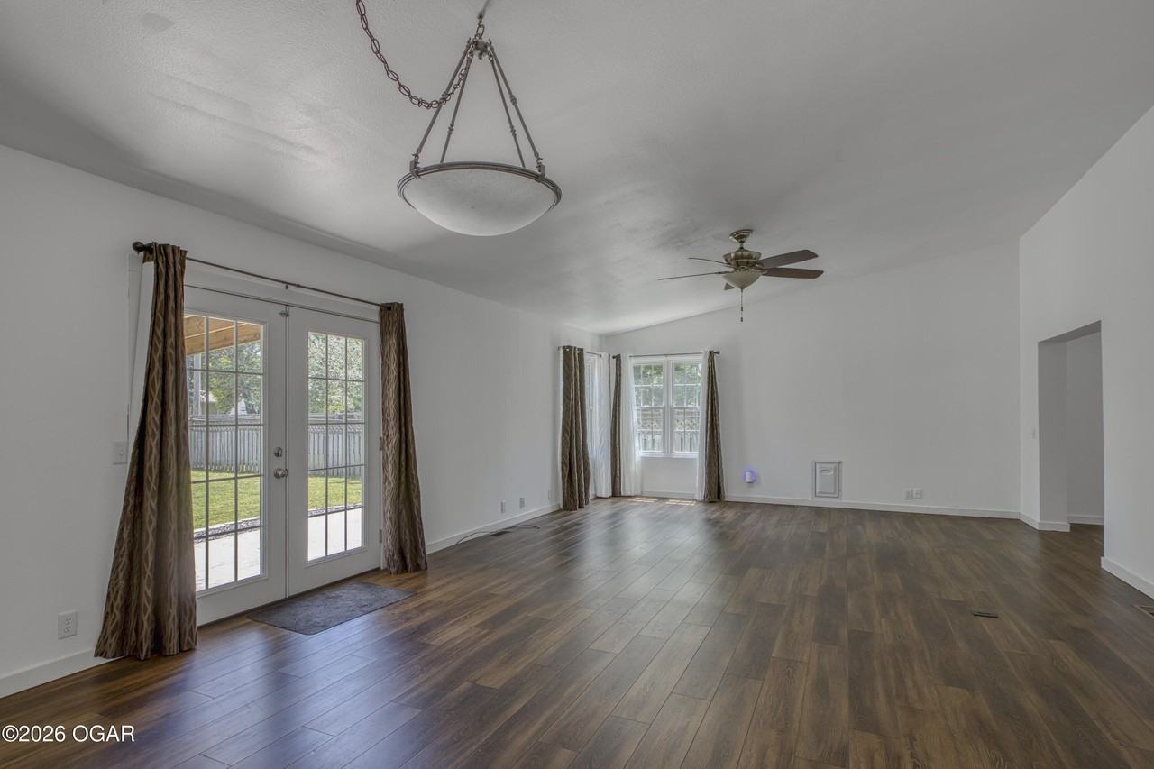 1125 Country Side Dr - Photo 5 of 22