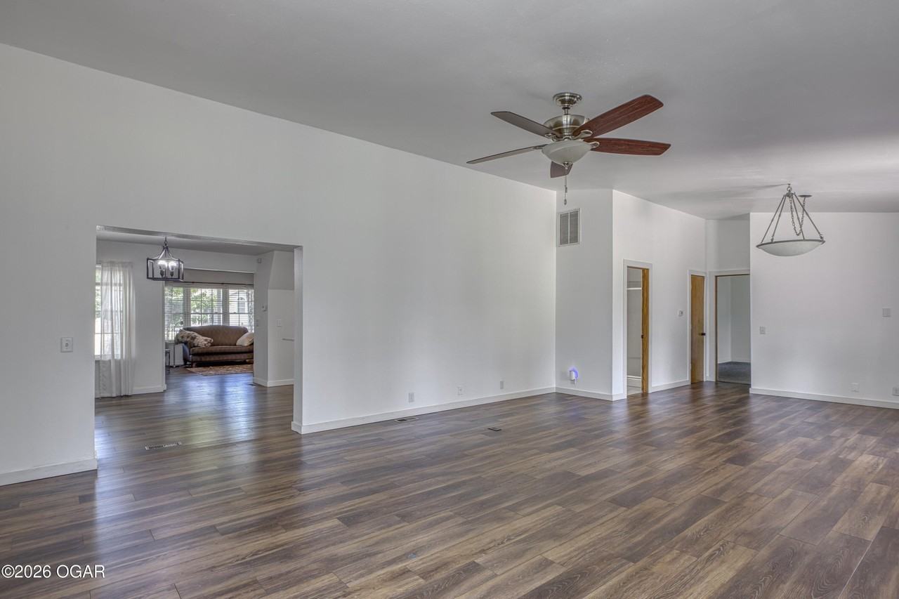 1125 Country Side Dr - Photo 6 of 22