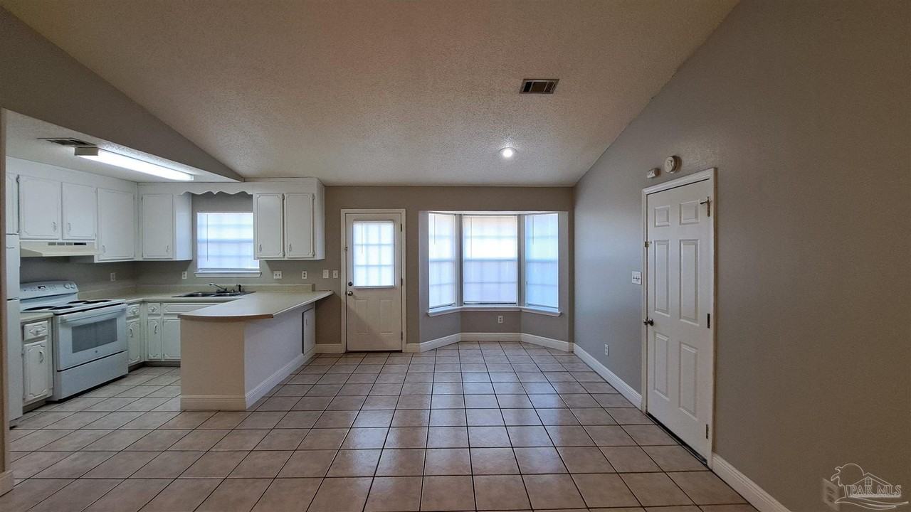 828 Lavon Dr - Photo 3 of 14