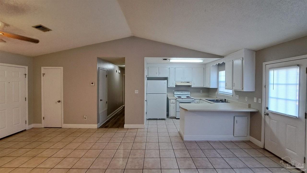 828 Lavon Dr - Photo 4 of 14