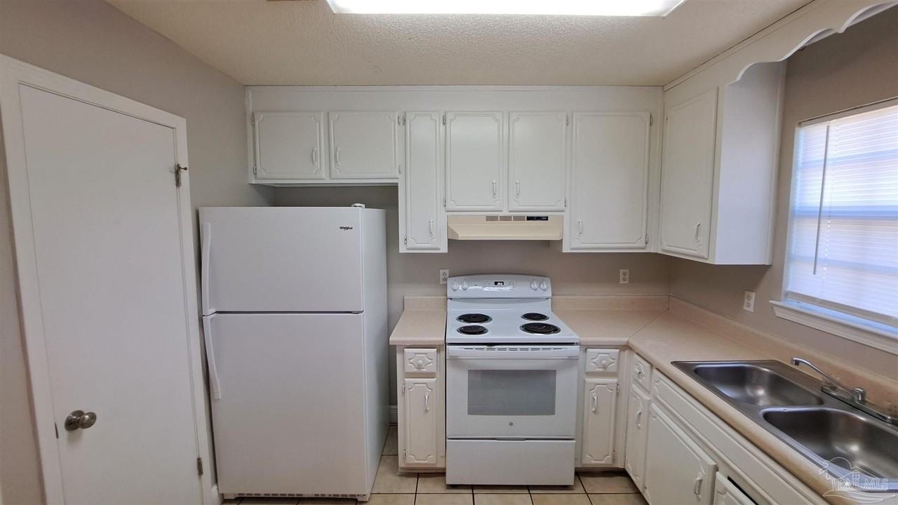 828 Lavon Dr - Photo 5 of 14