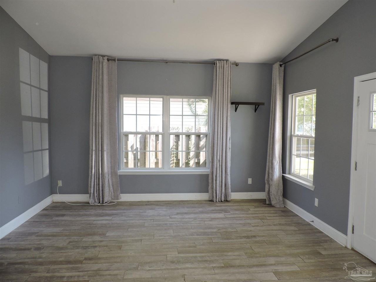1307 N 6th Ave - Photo 3 of 27