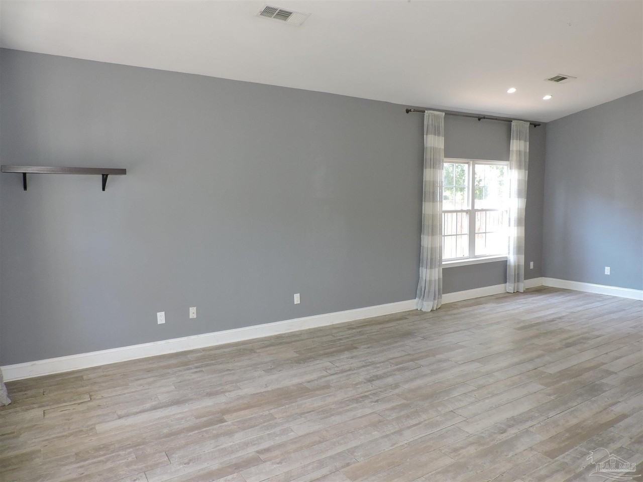 1307 N 6th Ave - Photo 4 of 27