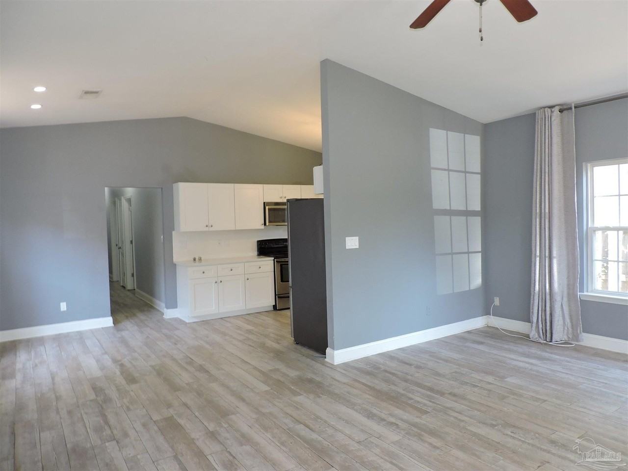 1307 N 6th Ave - Photo 6 of 27