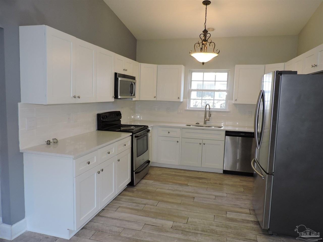 1307 N 6th Ave - Photo 7 of 27