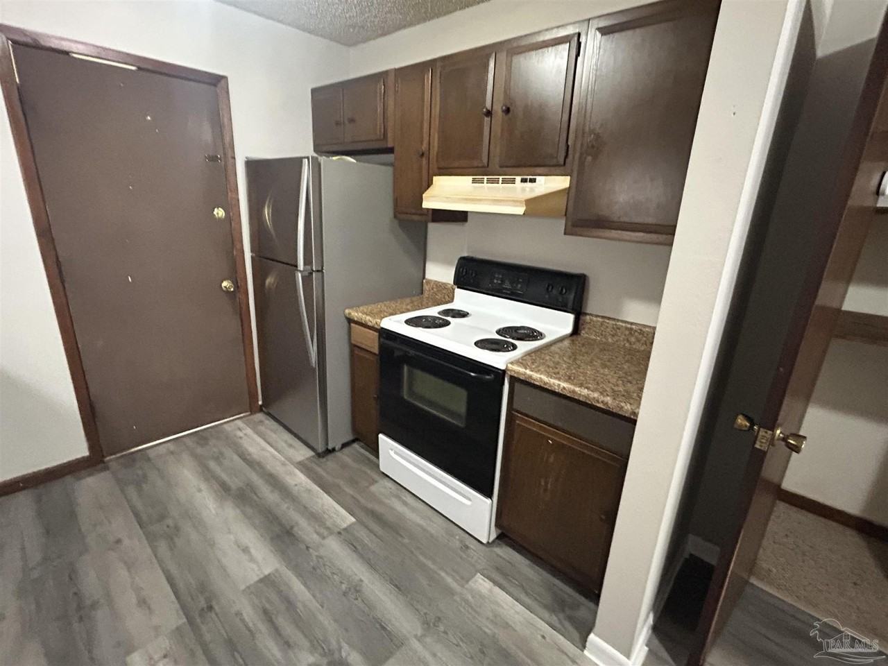 1330 Lake Dr #A - Photo 5 of 12