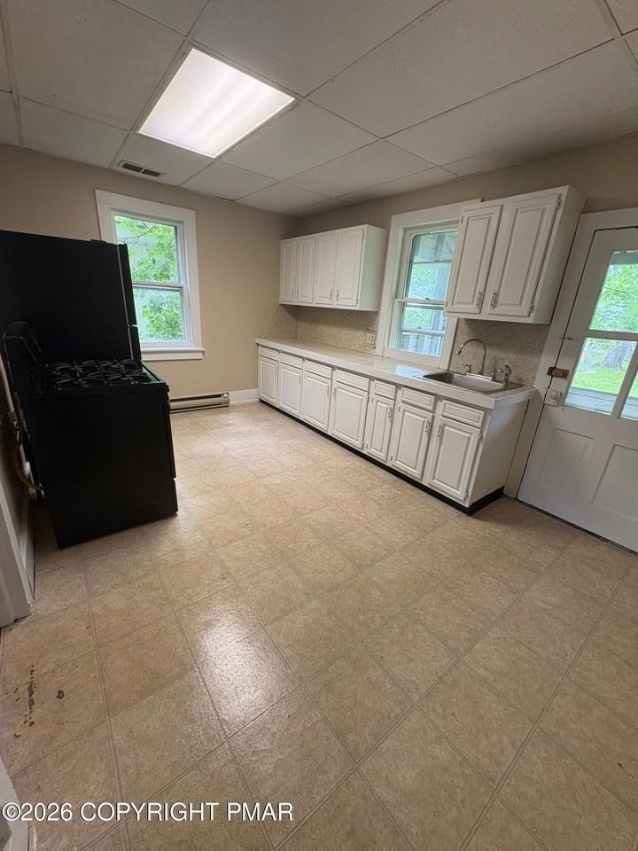 80 Lenox Ave - Photo 5 of 9