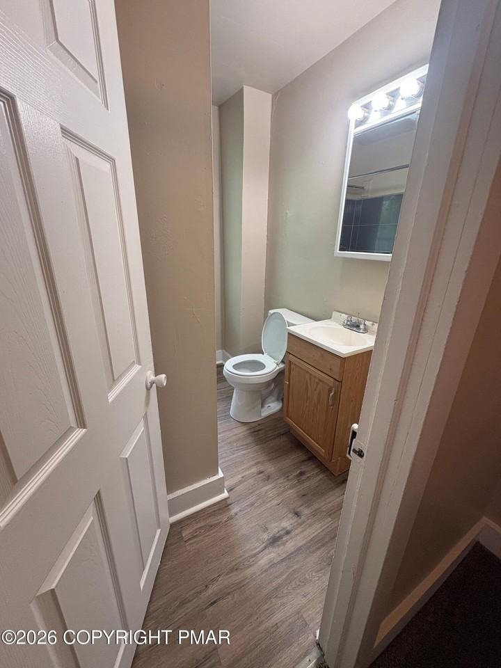 80 Lenox Ave - Photo 7 of 9