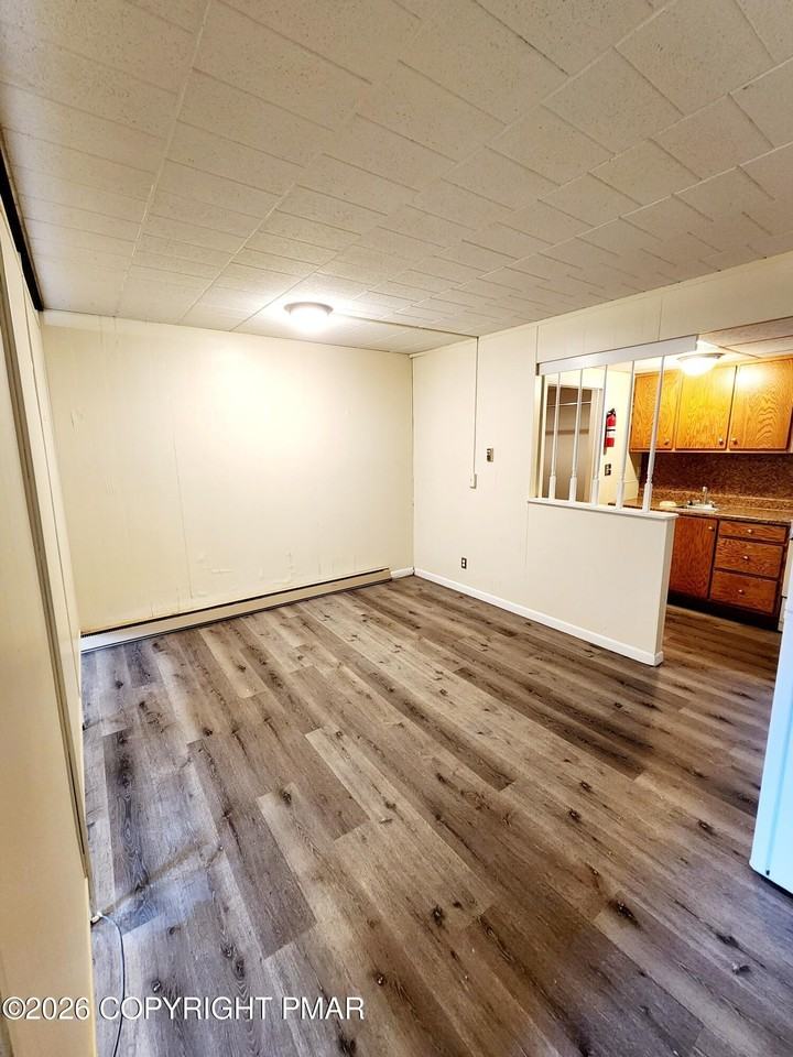 115 3rd St #20 - Photo 4 of 15