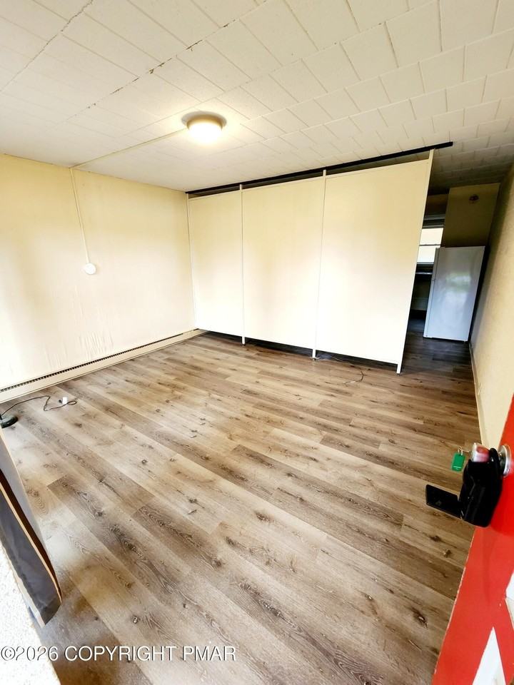 115 3rd St #20 - Photo 5 of 15