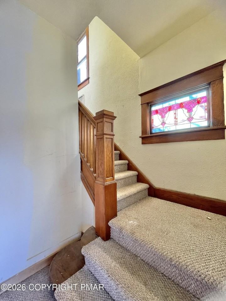1028 N Webster Ave #2 - Photo 4 of 48