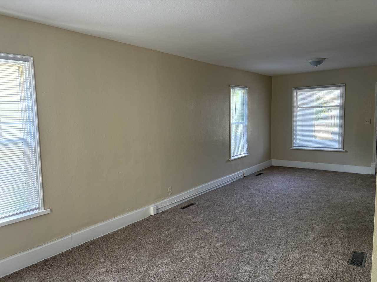 3022 Thomas Ave N #1 - Photo 4 of 15