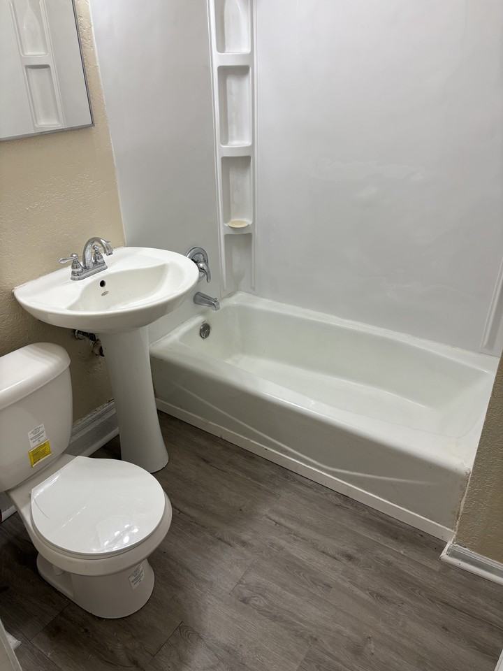 3022 Thomas Ave N #1 - Photo 7 of 15