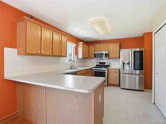 38257 Plumhollow Dr - Photo 5 of 31