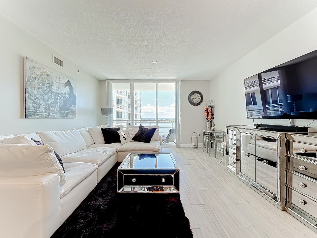 1551 N Flagler Dr #1212 - Photo 7 of 32