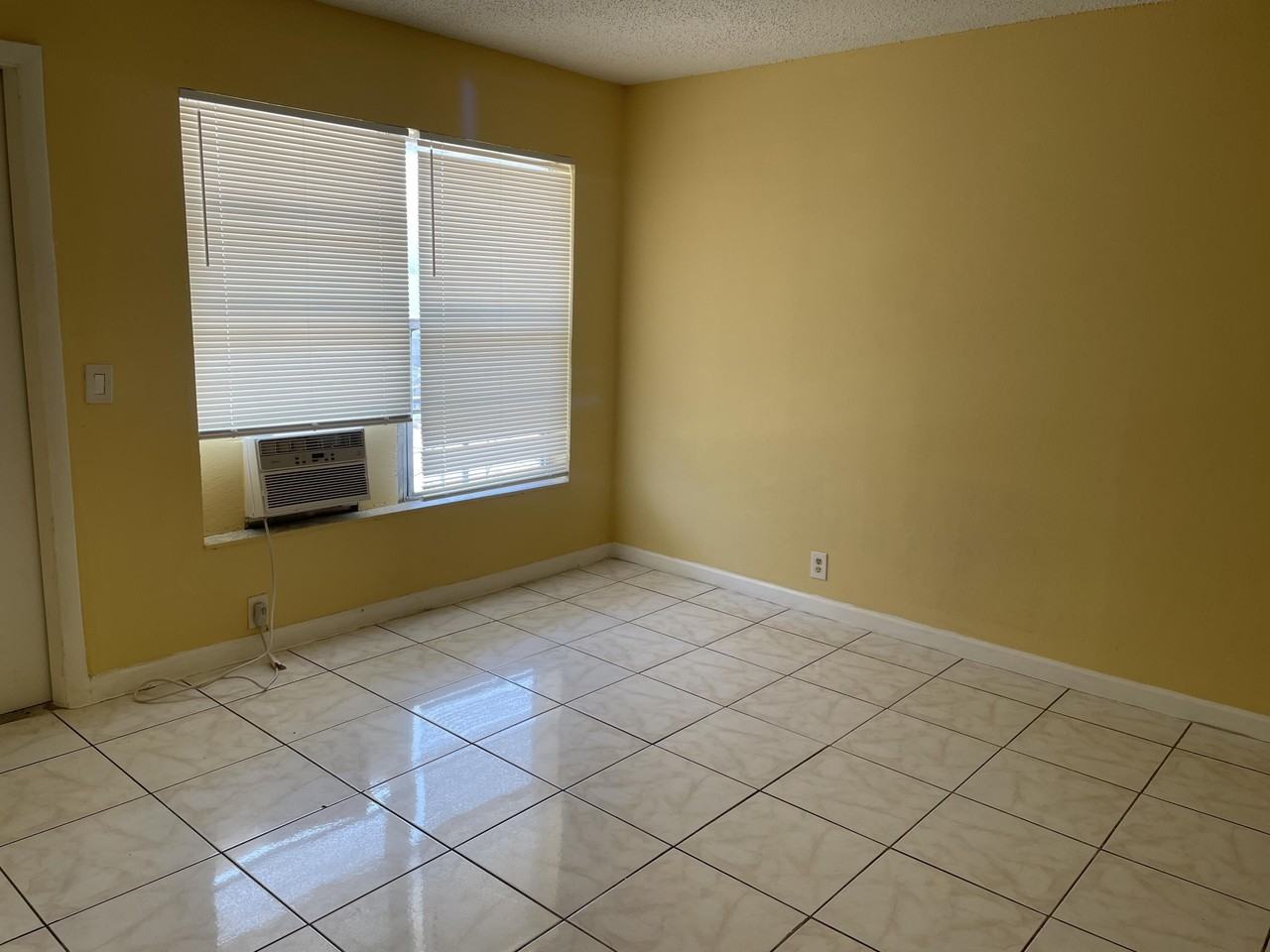 914 4th St #3 - Photo 2 of 6