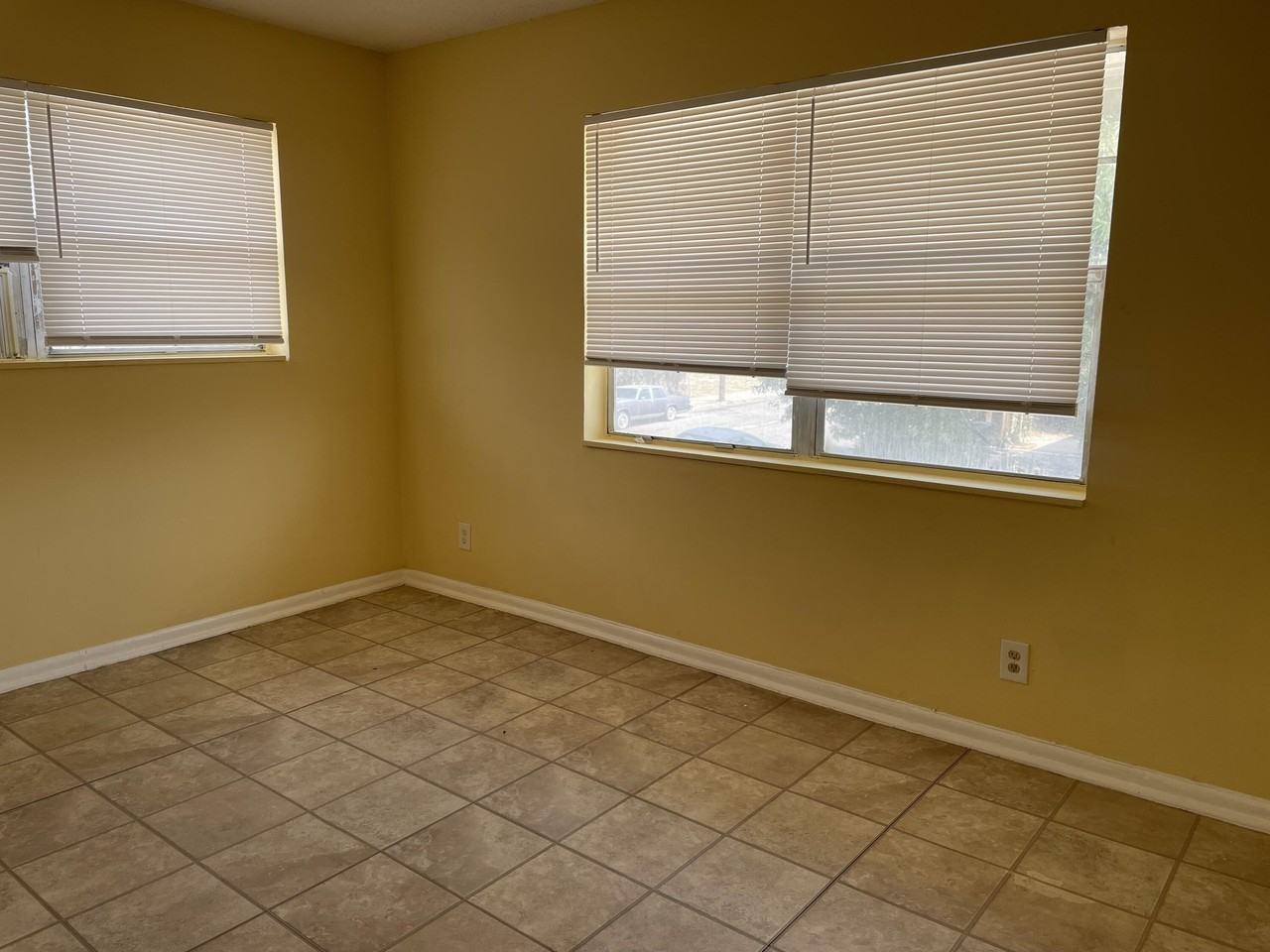 914 4th St #3 - Photo 5 of 6