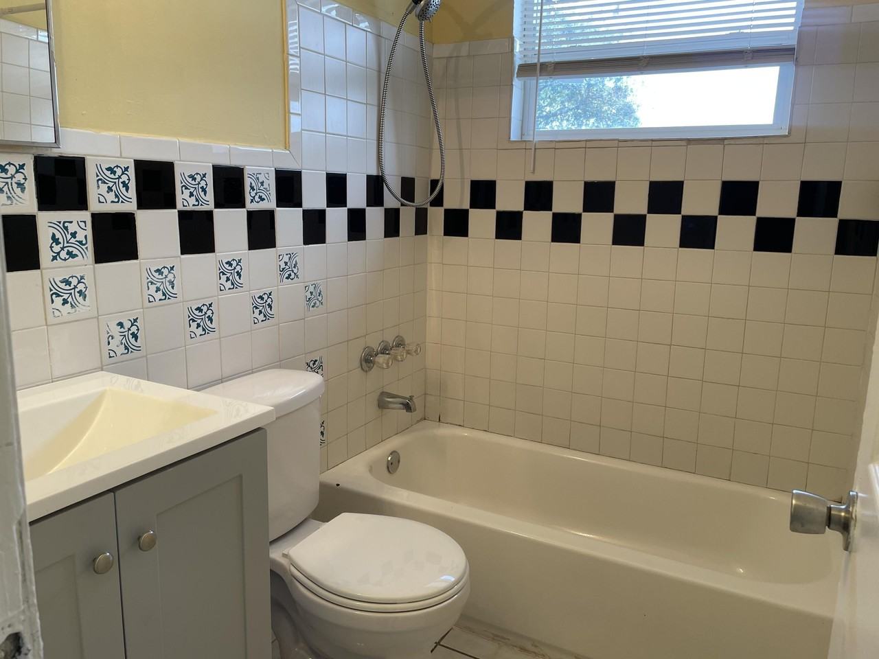 914 4th St #3 - Photo 6 of 6