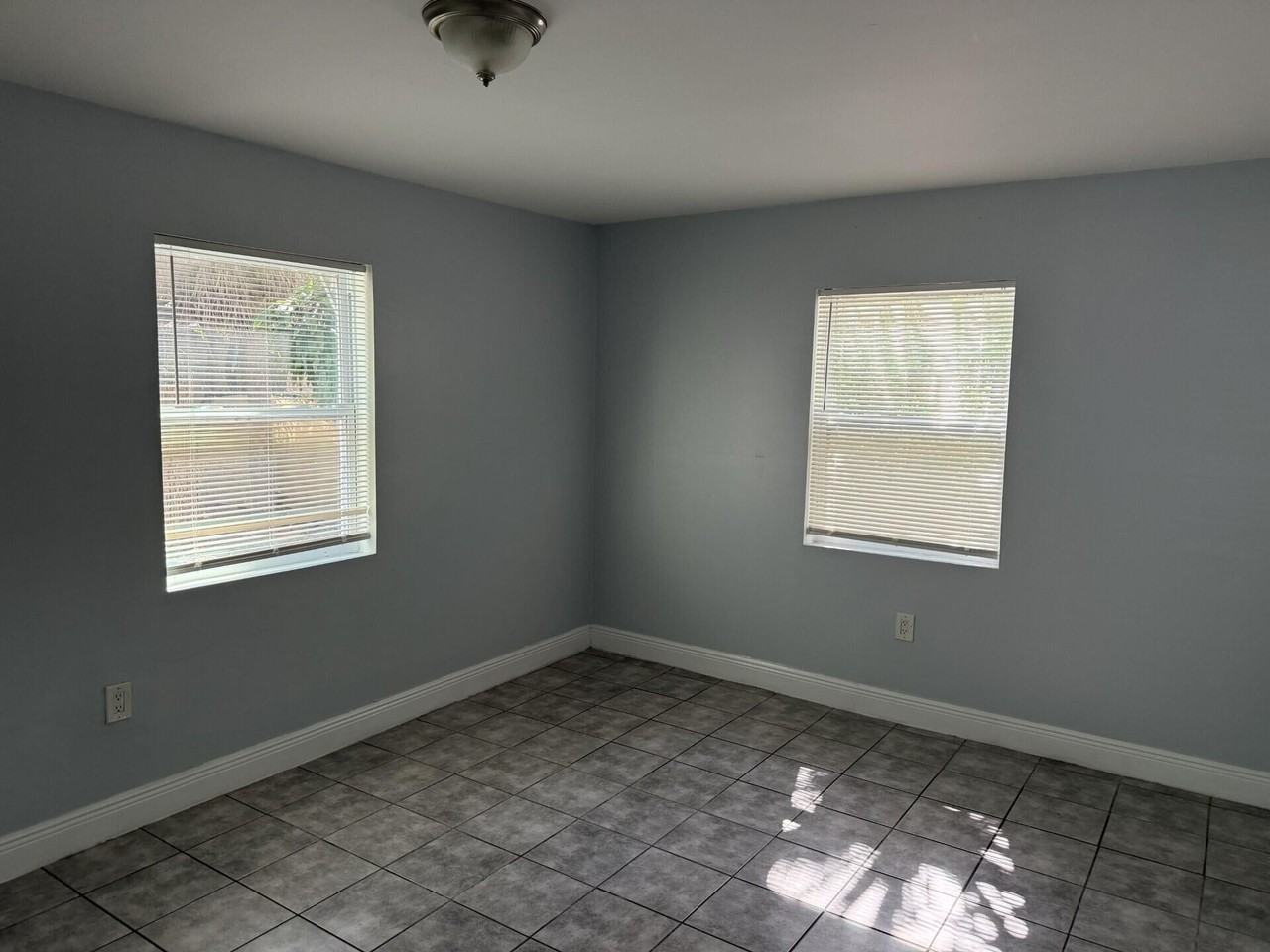 805 3rd St #1 - Photo 5 of 7