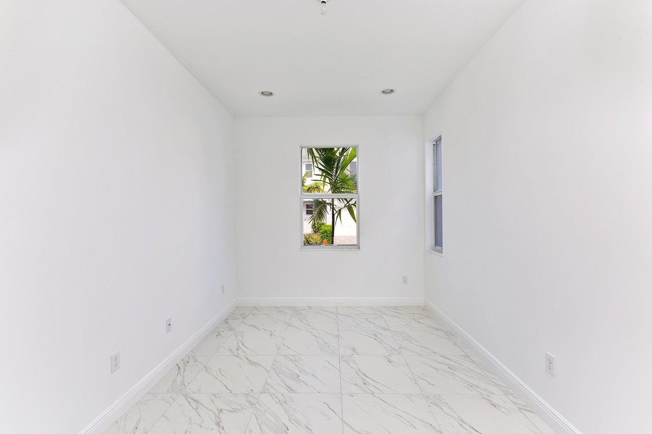 6979 Pines Cir #35 - Photo 7 of 30