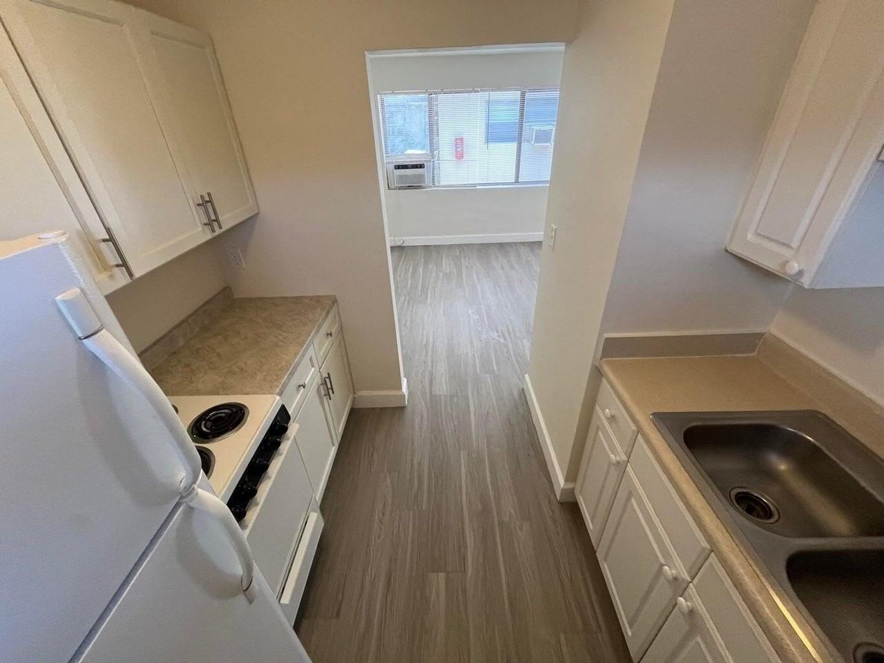 1150 W Blue Heron Blvd #8 - Photo 3 of 6