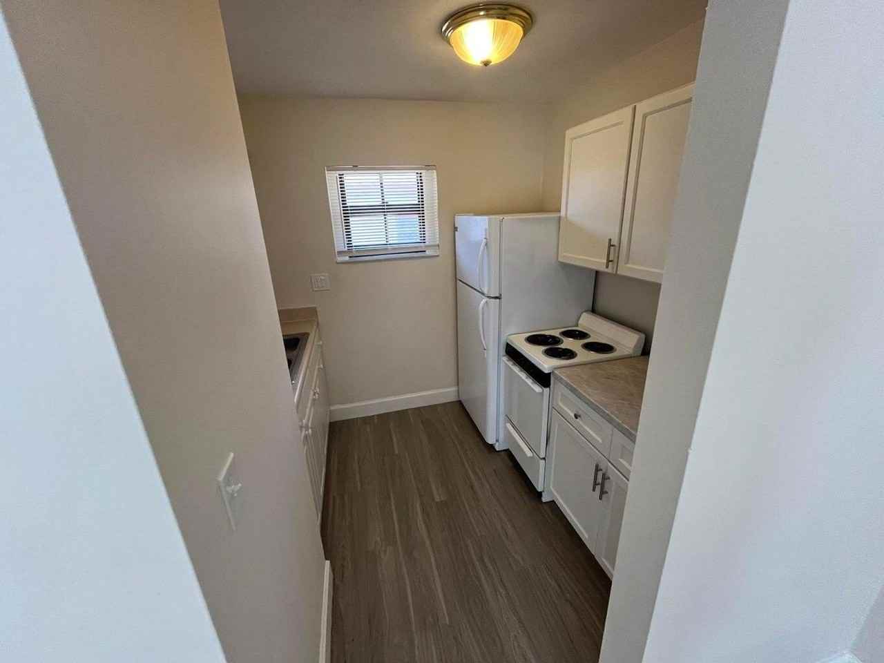 1150 W Blue Heron Blvd #8 - Photo 4 of 6