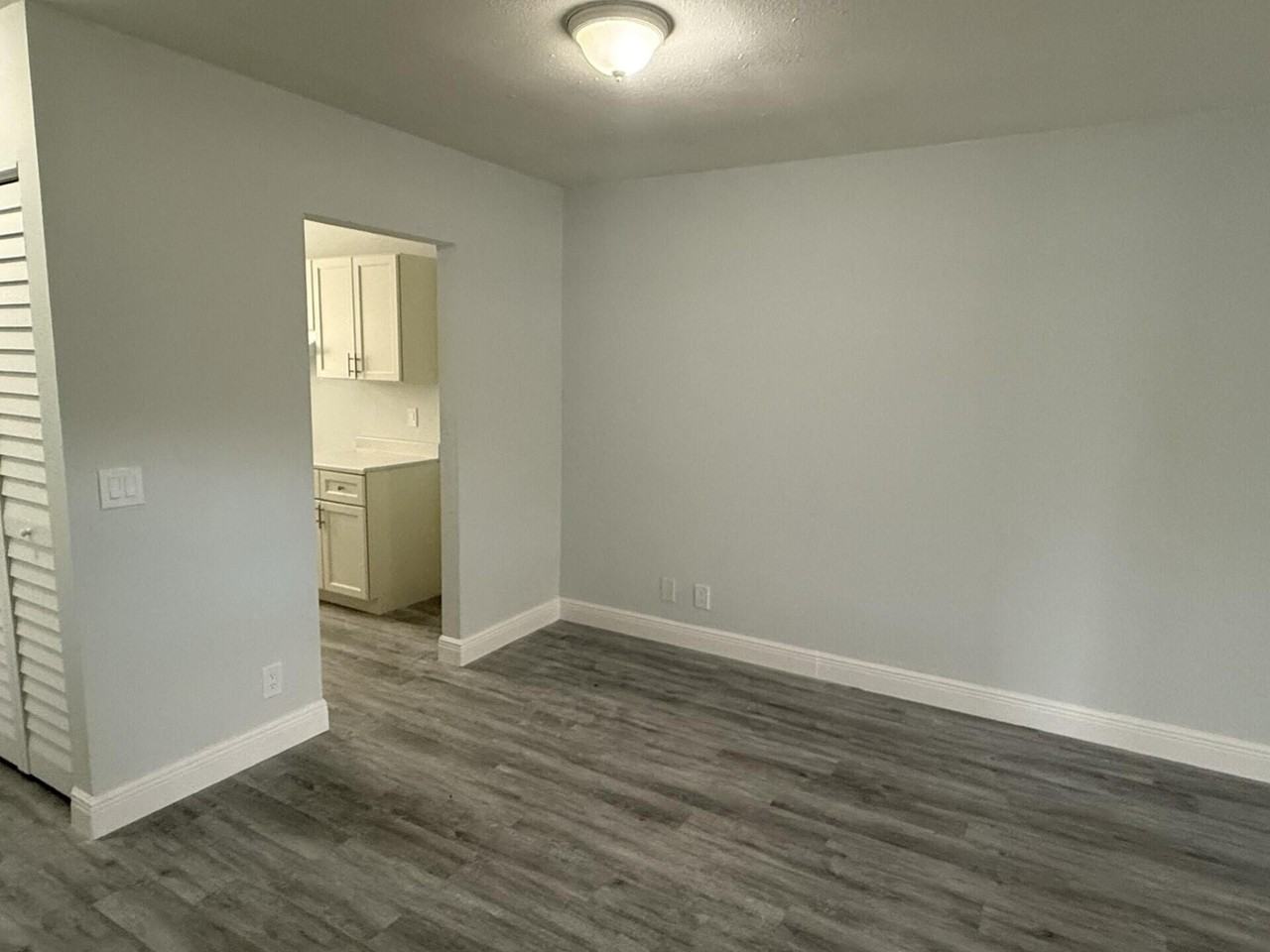 3525 Avenue J - Photo 3 of 10