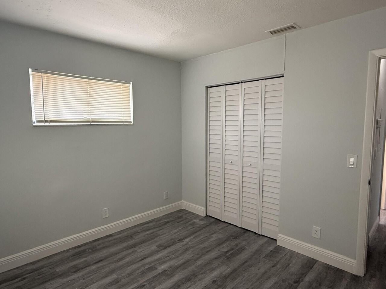 3525 Avenue J - Photo 5 of 10