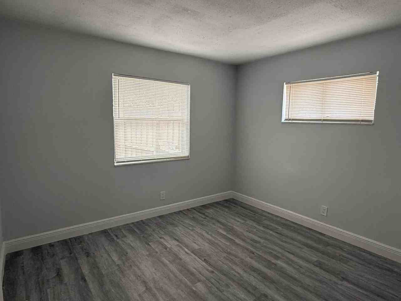 3525 Avenue J - Photo 6 of 10