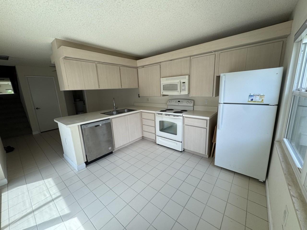 20 Bedford Ct #C - Photo 6 of 20