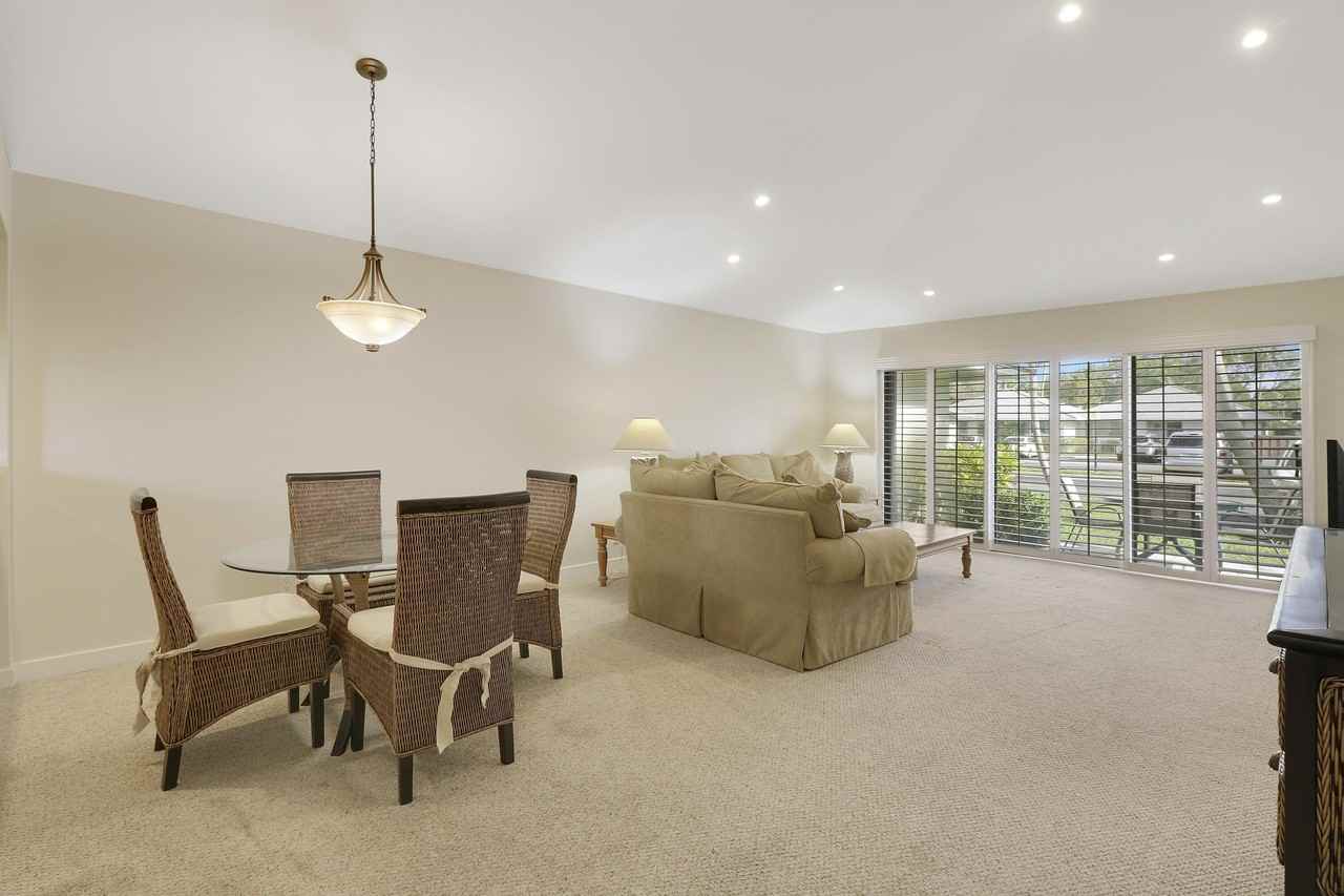 706 Club Dr - Photo 4 of 21