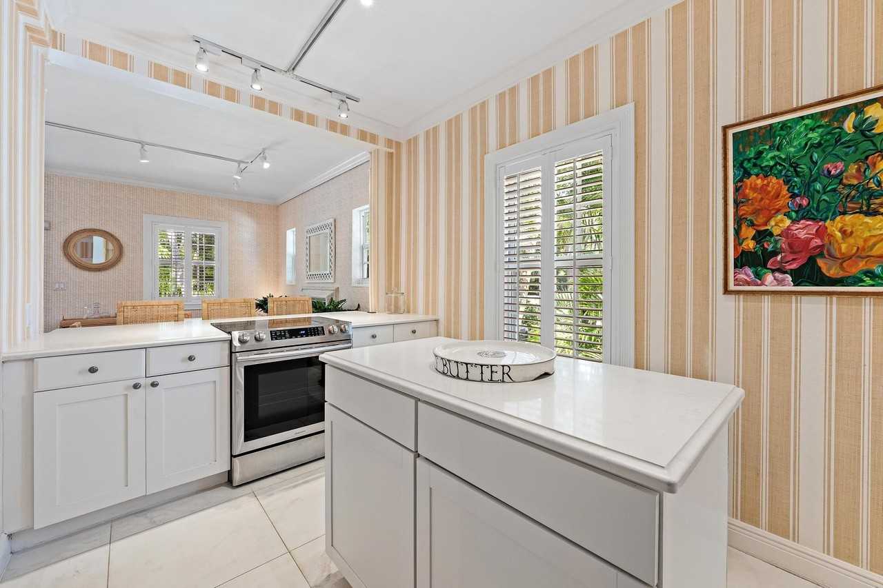 151 S County Rd #1stFL - Photo 5 of 18