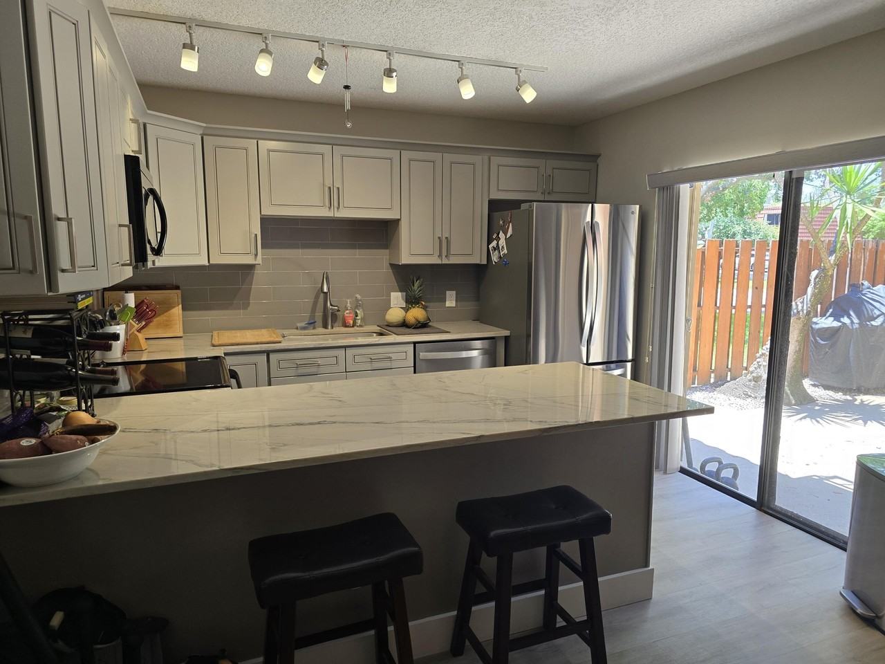 3006 San Clara Dr #10C - Photo 4 of 17