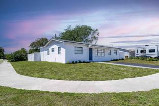 510 Sw 13th Pl - Photo 1 of 1