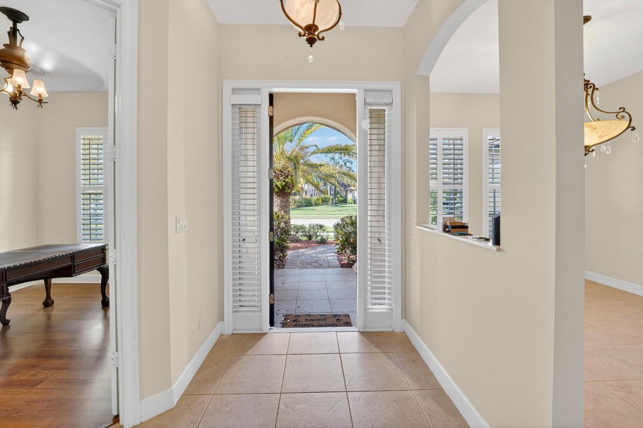 854 Sw Saint Tropez Ct - Photo 7 of 30