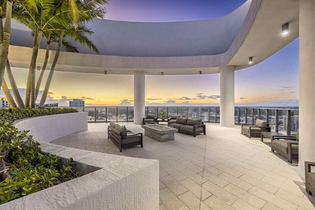 500 E Las Olas Blvd #LPH7 - Photo 7 of 34