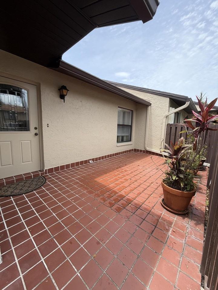 809 Sky Pine Way #F - Photo 2 of 25