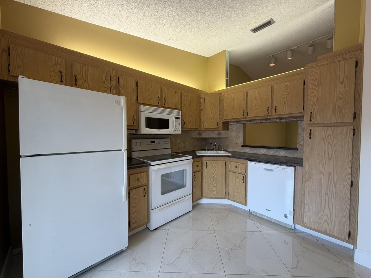 809 Sky Pine Way #F - Photo 5 of 25