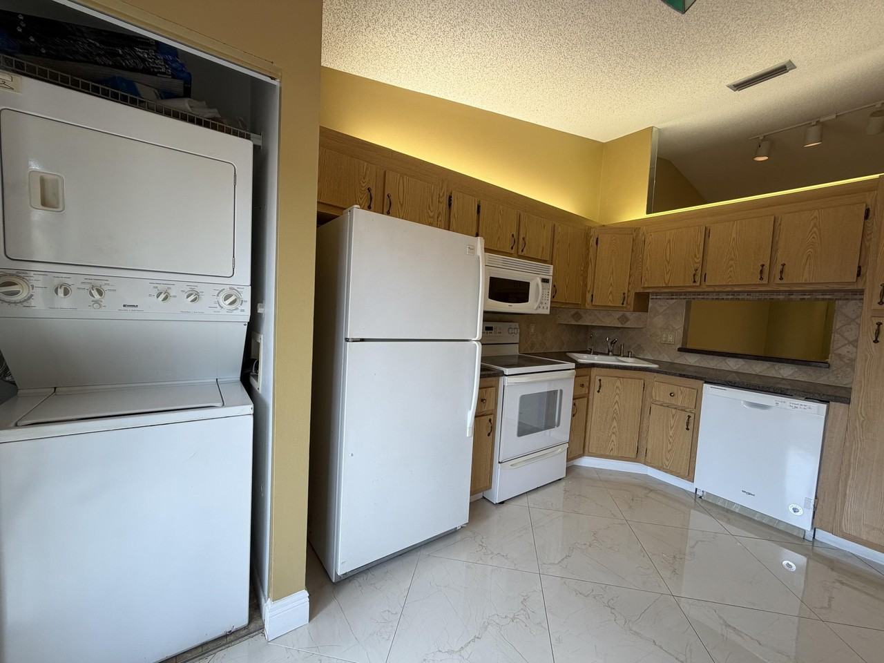 809 Sky Pine Way #F - Photo 7 of 25