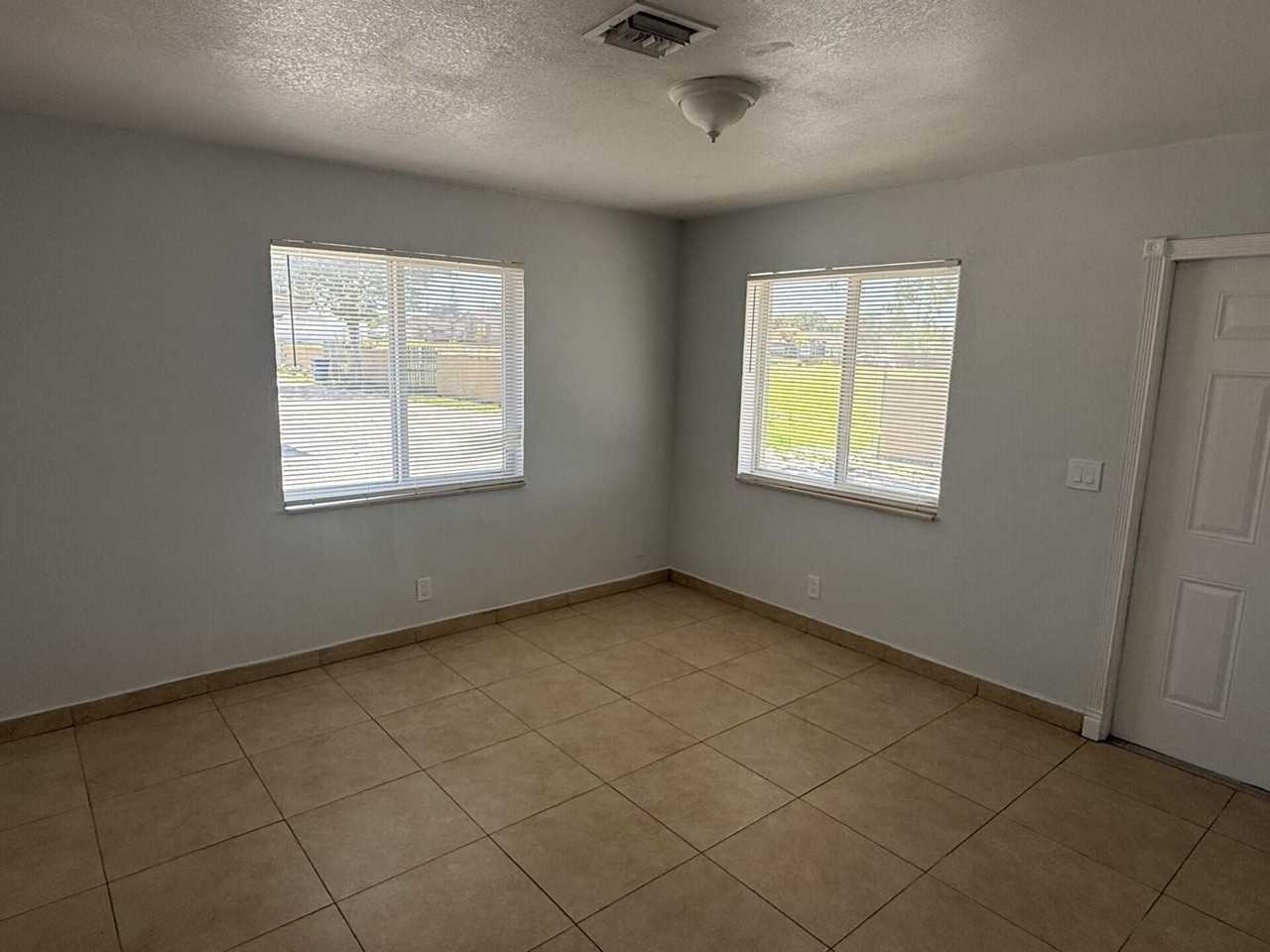 2820 Avenue S #12 - Photo 3 of 9