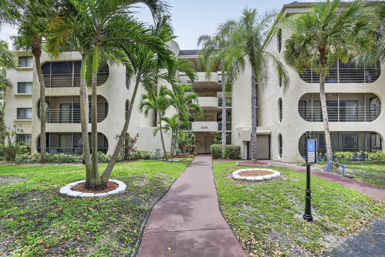 6328 Longboat Ln W #101 - Photo 2 of 15