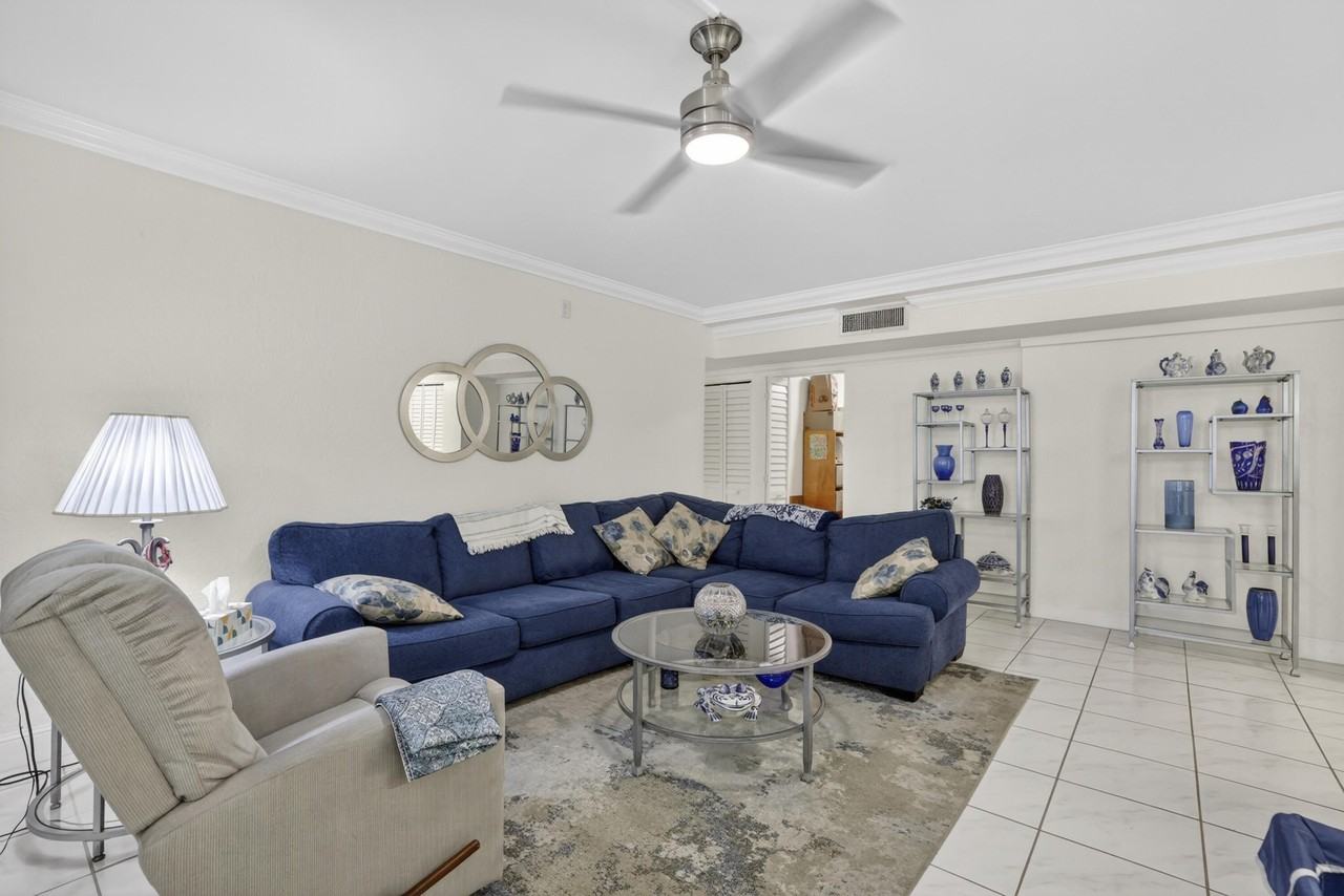 6328 Longboat Ln W #101 - Photo 5 of 15