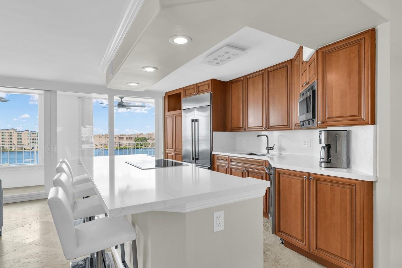 500 S Ocean Blvd #1009 - Photo 5 of 50